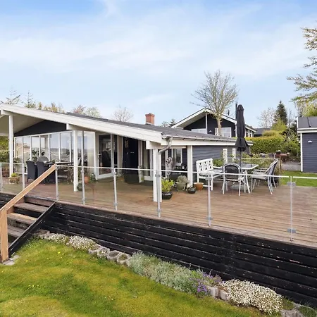 Annabeth - 300m To The Fjord By Interhome *